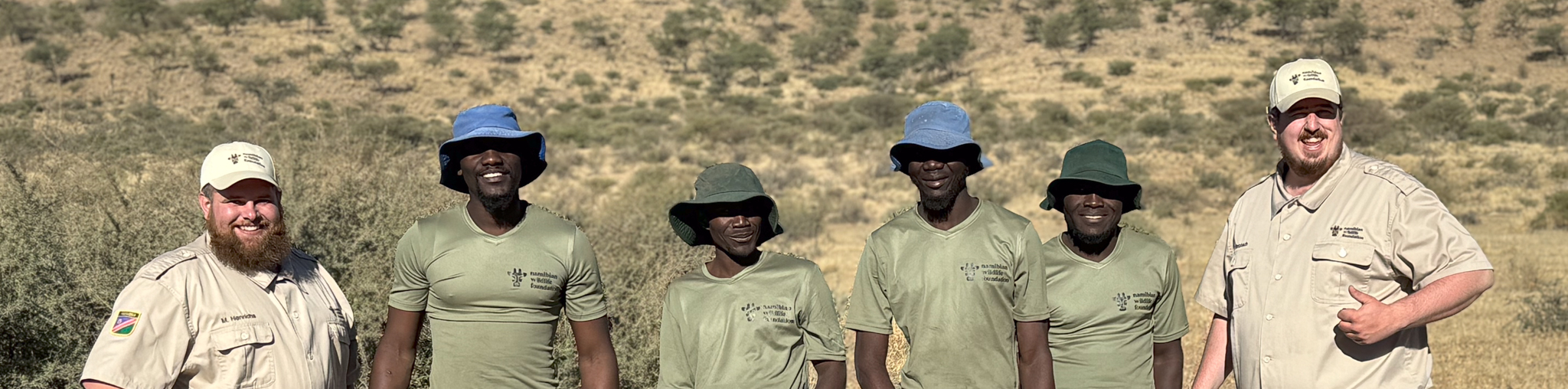 Gruppenbild nach erfolgreichem Einpflanzen – Max Henrichs, Hagen Glotzbach und Team der NWF